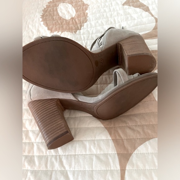 Lucky Brand neutral heels - Picture 6 of 7